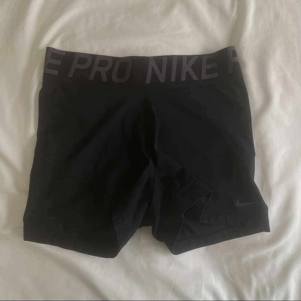 Nike Pro Medium Black